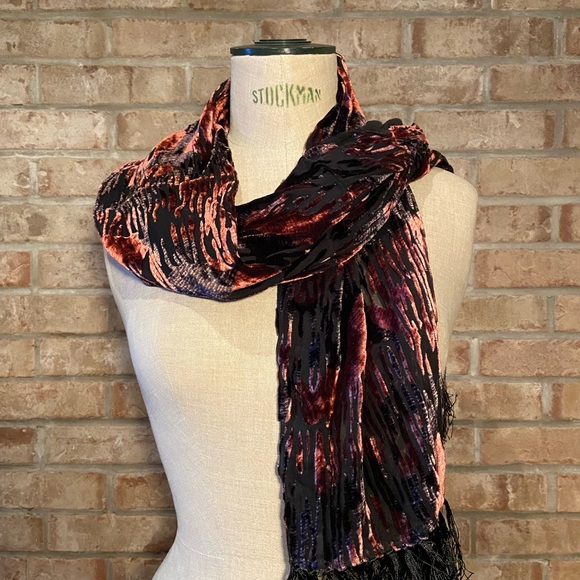 Cut Velvet Scarf - Picture 2 of 7